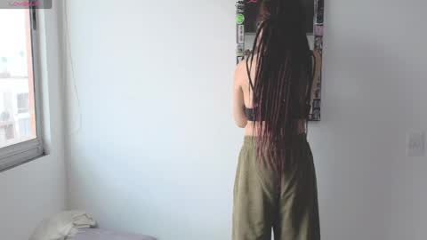 Snapshot of giulietta_mon chatting on April 19, 8:11 pm Giulietta online show from April 19, 8:11 pm
