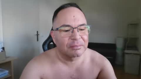 Snapshot of giulio203 chatting on March 8, 1:04 pm giulio203 online show from March 8, 1:04 pm