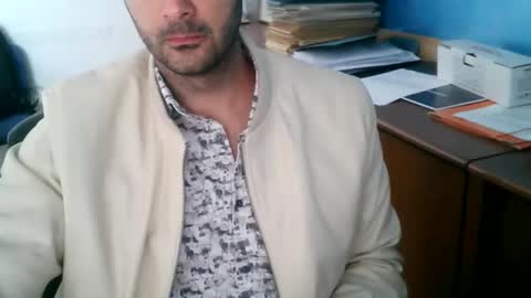 Snapshot of giuseppevai1 chatting on April 30, 9:37 am giuseppevai1 online show from April 30, 9:37 am