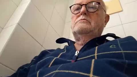 Snapshot of giutomma930394 chatting on March 16, 10:41 am giutomma930394 online show from March 16, 10:41 am