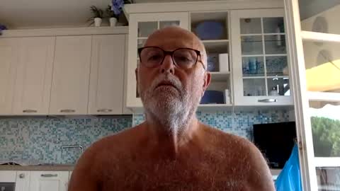 Snapshot of giutomma930394 chatting on June 20, 12:30 pm giutomma930394 online show from June 20, 12:30 pm