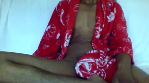 Snapshot of give_us_pleasure chatting on December 16, 6:40 am give_us_pleasure online show from December 16, 6:40 am