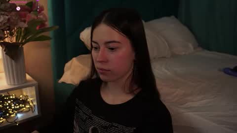 Agness online show from March 25, 2:34 pm