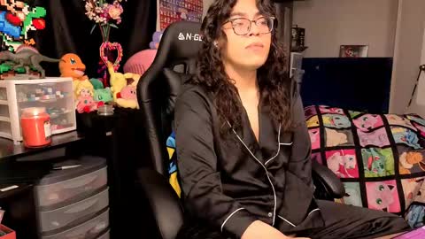 glaceon9 online show from October 6, 5:43 pm