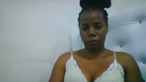 Snapshot of gladie46 chatting on July 19, 11:19 pm gladie46 online show from July 19, 11:19 pm
