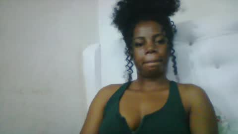 Snapshot of gladie46 chatting on July 22, 11:18 pm gladie46 online show from July 22, 11:18 pm