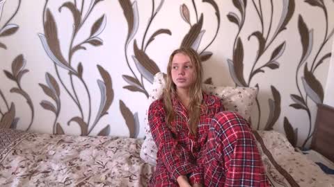 Hello My name is Ashley online show from March 14, 10:10 am