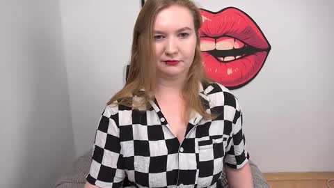 Snapshot of glamorousnikki chatting on October 4, 1:20 pm Nikki online show from October 4, 1:20 pm