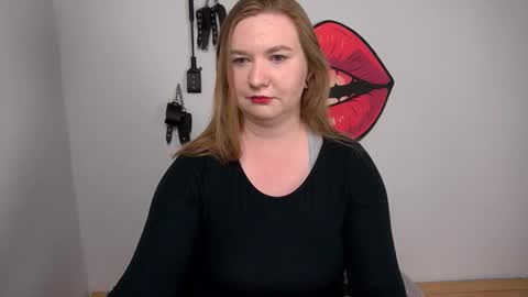 Snapshot of glamorousnikki chatting on October 20, 3:56 pm Nikki online show from October 20, 3:56 pm