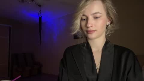 Snapshot of glamour_rogue chatting on December 18, 3:07 pm glamour_rogue online show from December 18, 3:07 pm