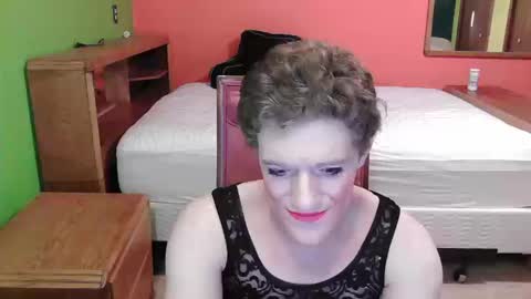 Snapshot of glamtransgoddess15 chatting on March 18, 10:24 pm glam trans goddess online show from March 18, 10:24 pm