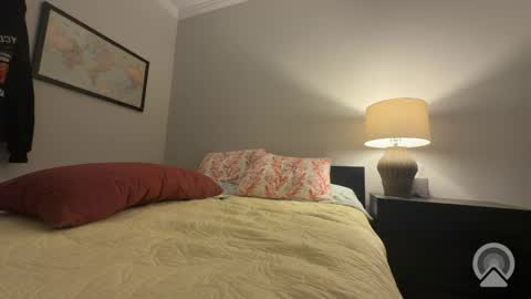 Snapshot of glassescock chatting on February 9, 4:05 am BenTheBender online show from February 9, 4:05 am