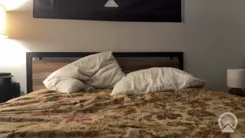 Snapshot of glassescock chatting on February 20, 5:37 am BenTheBender online show from February 20, 5:37 am