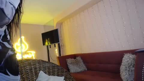 Snapshot of gleena_baker chatting on March 23, 3:43 am Gleena online show from March 23, 3:43 am