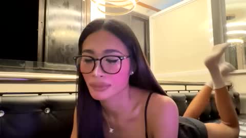 Snapshot of gleiahong chatting on May 17, 12:45 pm gleiahong online show from May 17, 12:45 pm