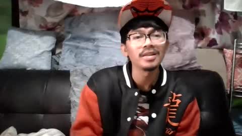 glennbunnylovedaddy69 online show from September 9, 12:26 pm