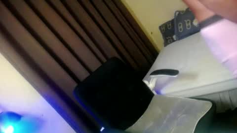 Snapshot of glenndou_daxs chatting on September 10, 5:57 pm glenndou_daxs online show from September 10, 5:57 pm