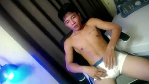 Snapshot of glenndou_daxs chatting on September 12, 10:37 am glenndou_daxs online show from September 12, 10:37 am