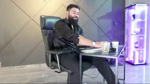 Snapshot of glennmasters chatting on December 4, 4:21 am Matthew .. for short call me Matt online show from December 4, 4:21 am