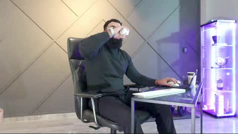 Snapshot of glennmasters chatting on December 4, 12:25 pm Matthew .. for short call me Matt online show from December 4, 12:25 pm