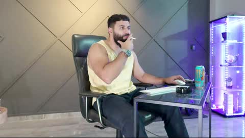 Snapshot of glennmasters chatting on December 6, 12:16 pm Matthew .. for short call me Matt online show from December 6, 12:16 pm