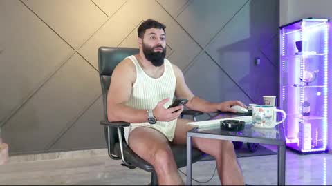 Snapshot of glennmasters chatting on December 11, 9:52 am Matthew .. for short call me Matt online show from December 11, 9:52 am