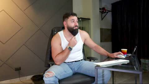 Snapshot of glennmasters chatting on January 15, 4:47 am Matthew .. for short call me Matt online show from January 15, 4:47 am