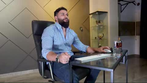 Snapshot of glennmasters chatting on February 22, 11:35 pm Matthew .. for short call me Matt online show from February 22, 11:35 pm