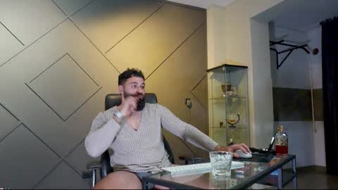 Snapshot of glennmasters chatting on February 24, 1:35 am Matthew .. for short call me Matt online show from February 24, 1:35 am