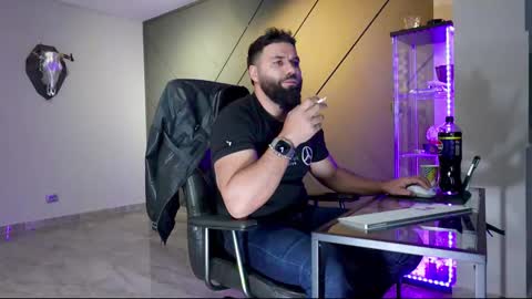 Snapshot of glennmasters chatting on March 9, 5:49 pm Matthew .. for short call me Matt online show from March 9, 5:49 pm