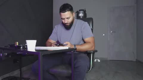 Matthew .. for short call me Matt online show from October 5, 8:07 pm