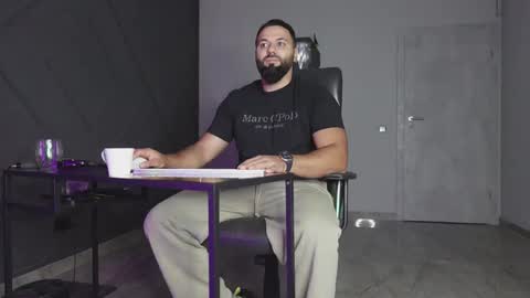 Matthew .. for short call me Matt online show from October 18, 5:57 pm