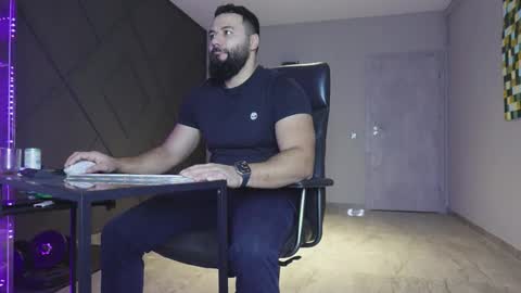 Matthew .. for short call me Matt online show from December 20, 3:46 am