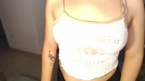 Snapshot of gley_ chatting on June 13, 10:40 pm Gley online show from June 13, 10:40 pm