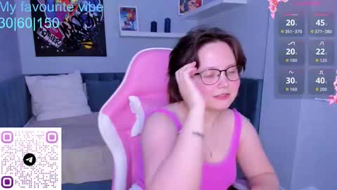 glimmer_goddesss online show from October 19, 2:29 pm