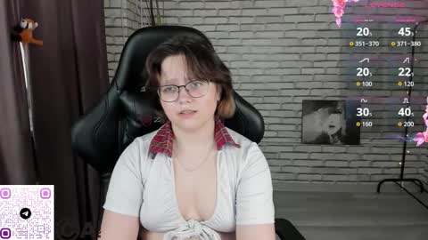 glimmer_goddesss online show from November 1, 9:22 am