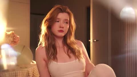 Snapshot of glimmerwave chatting on February 13, 8:05 pm Gracia online show from February 13, 8:05 pm