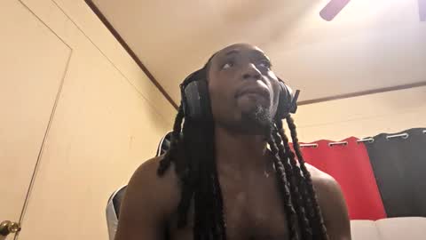 glomightyj online show from December 17, 5:13 am