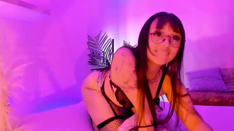 Mimi online show from October 1, 7:20 pm