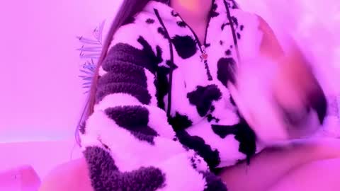 Mimi online show from October 11, 4:49 pm