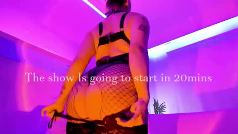 Mimi online show from February 17, 6:14 pm