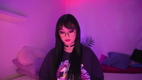 Snapshot of gloomydoll chatting on April 17, 9:07 pm Mimi online show from April 17, 9:07 pm