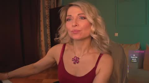 Snapshot of gloria_lovely chatting on April 24, 11:12 am Gloria online show from April 24, 11:12 am