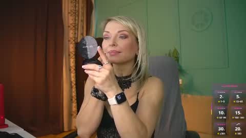 Snapshot of gloria_lovely chatting on June 11, 10:57 am Gloria online show from June 11, 10:57 am