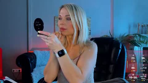 Snapshot of gloria_lovely chatting on June 17, 10:50 am Gloria online show from June 17, 10:50 am