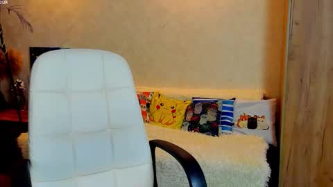 Gloria Wood online show from December 4, 4:48 pm