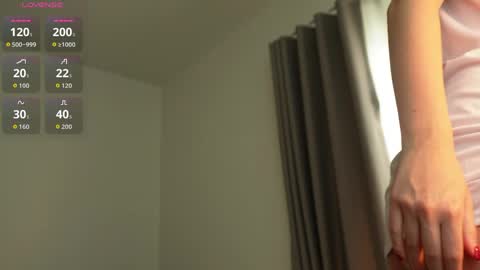 Snapshot of gloriamillss chatting on May 27, 1:02 am Gloria online show from May 27, 1:02 am