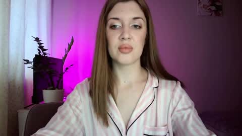 Snapshot of gloriashine chatting on March 31, 8:04 am gloriashine online show from March 31, 8:04 am