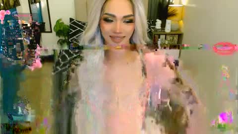 Snapshot of glorious_kim chatting on June 1, 7:10 am Kim - DONT FORGET TO FOLLOW AND GIME THUMBS UP online show from June 1, 7:10 am