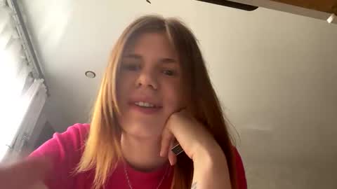  Roxy  online show from April 23, 8:46 am